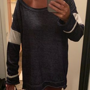 Oversized light sweatshirt/T-shirt